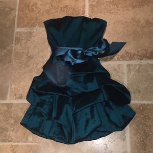 Strapless emerald green size 6 cache dress new